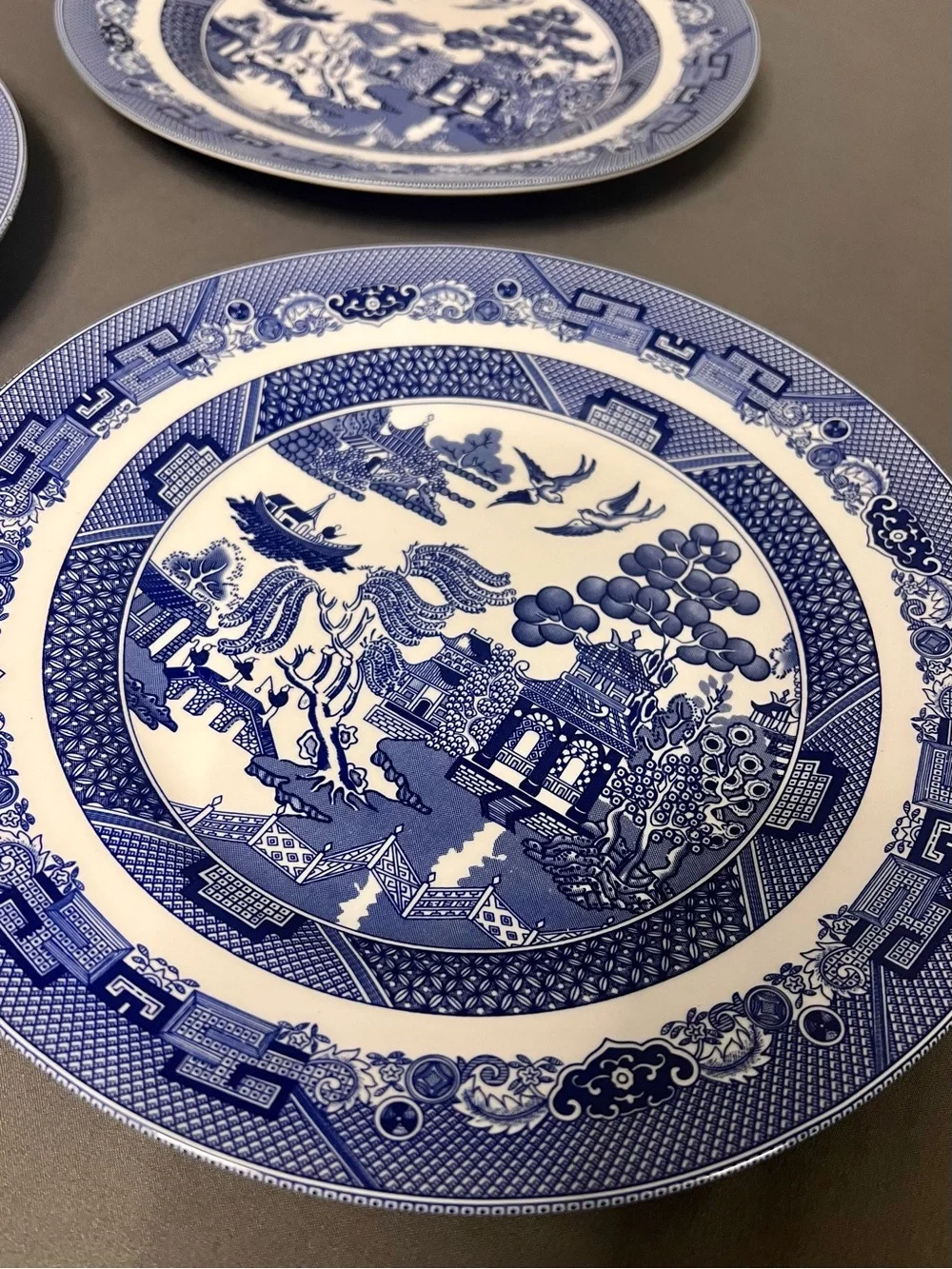 Johnson Bros Set Of 3 Blue Willow Dinner Plates 10.5” Chinese Love Story DS/MS